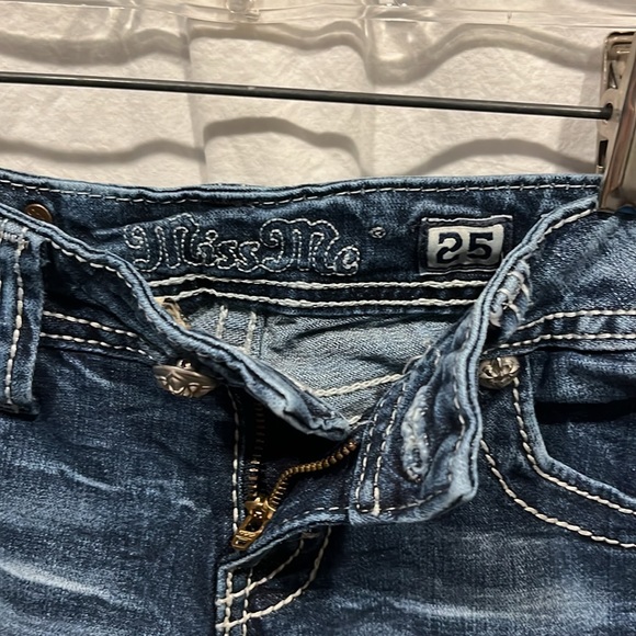 MISS ME Capri size 25 low rise Y2K vibes medium wash embellished EUC - Picture 5 of 10